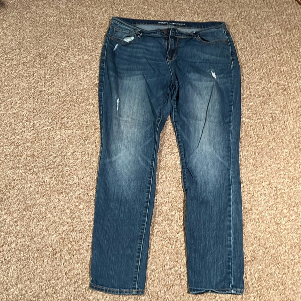 Old Navy women’s jeans. Size 14 regular mid rise. Good condition
